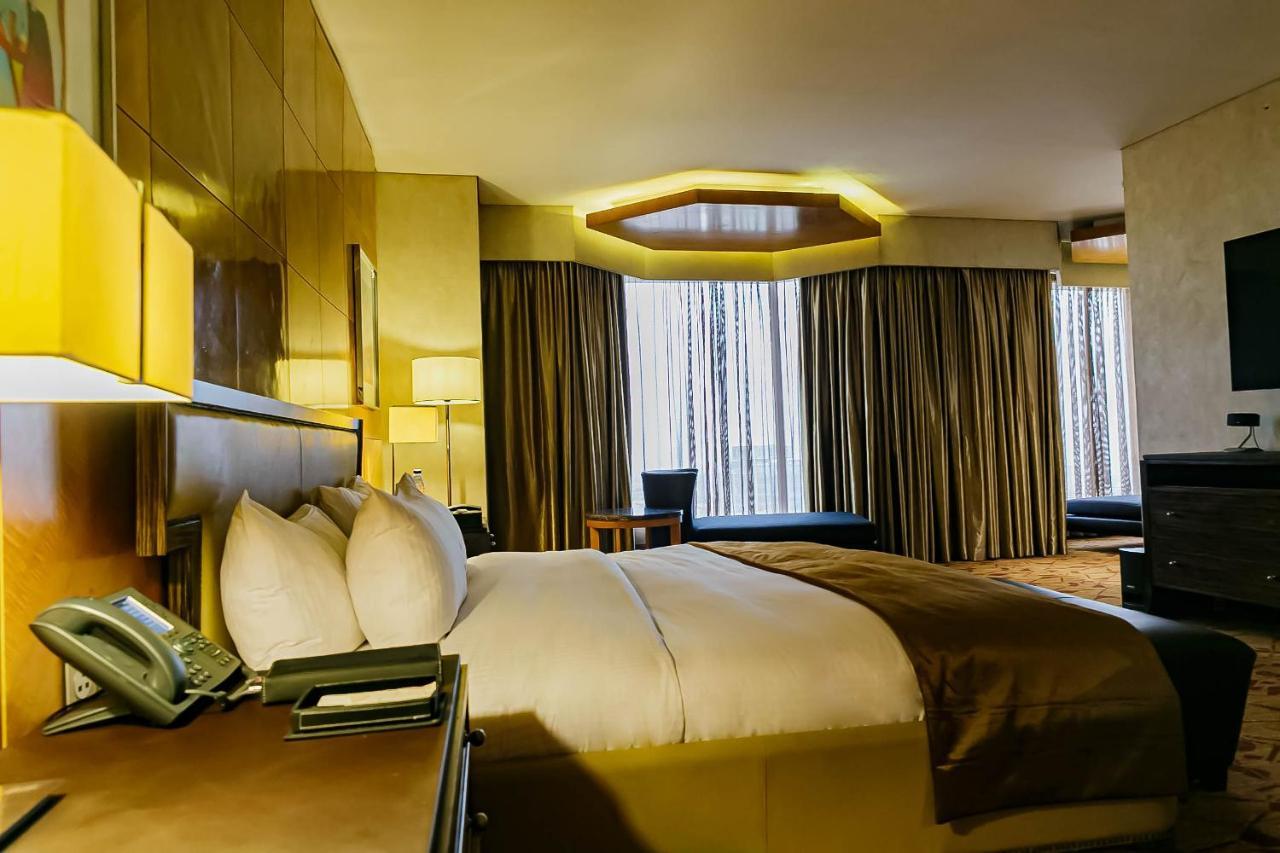 Lagos Continental Hotel Εξωτερικό φωτογραφία A room at the hotel