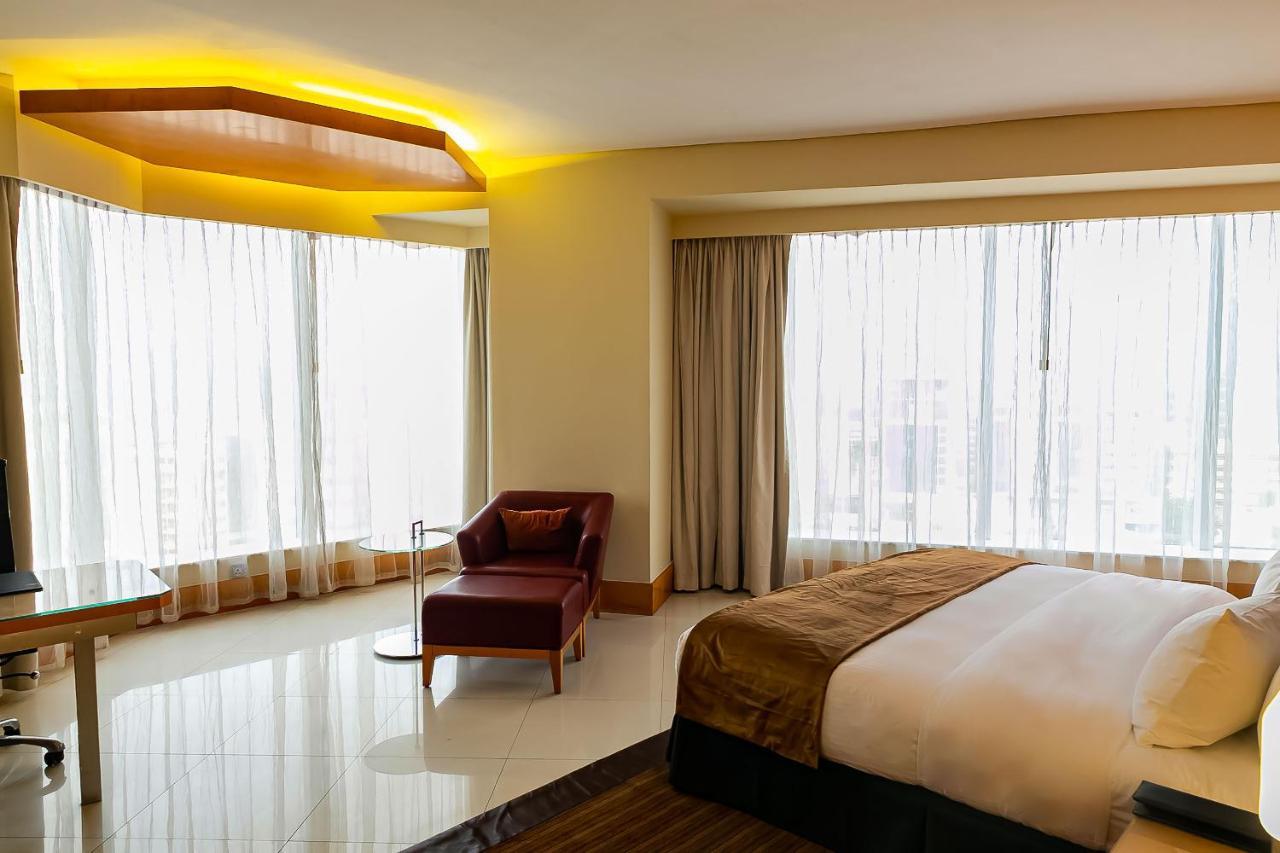 Lagos Continental Hotel Εξωτερικό φωτογραφία A bedroom at the hotel