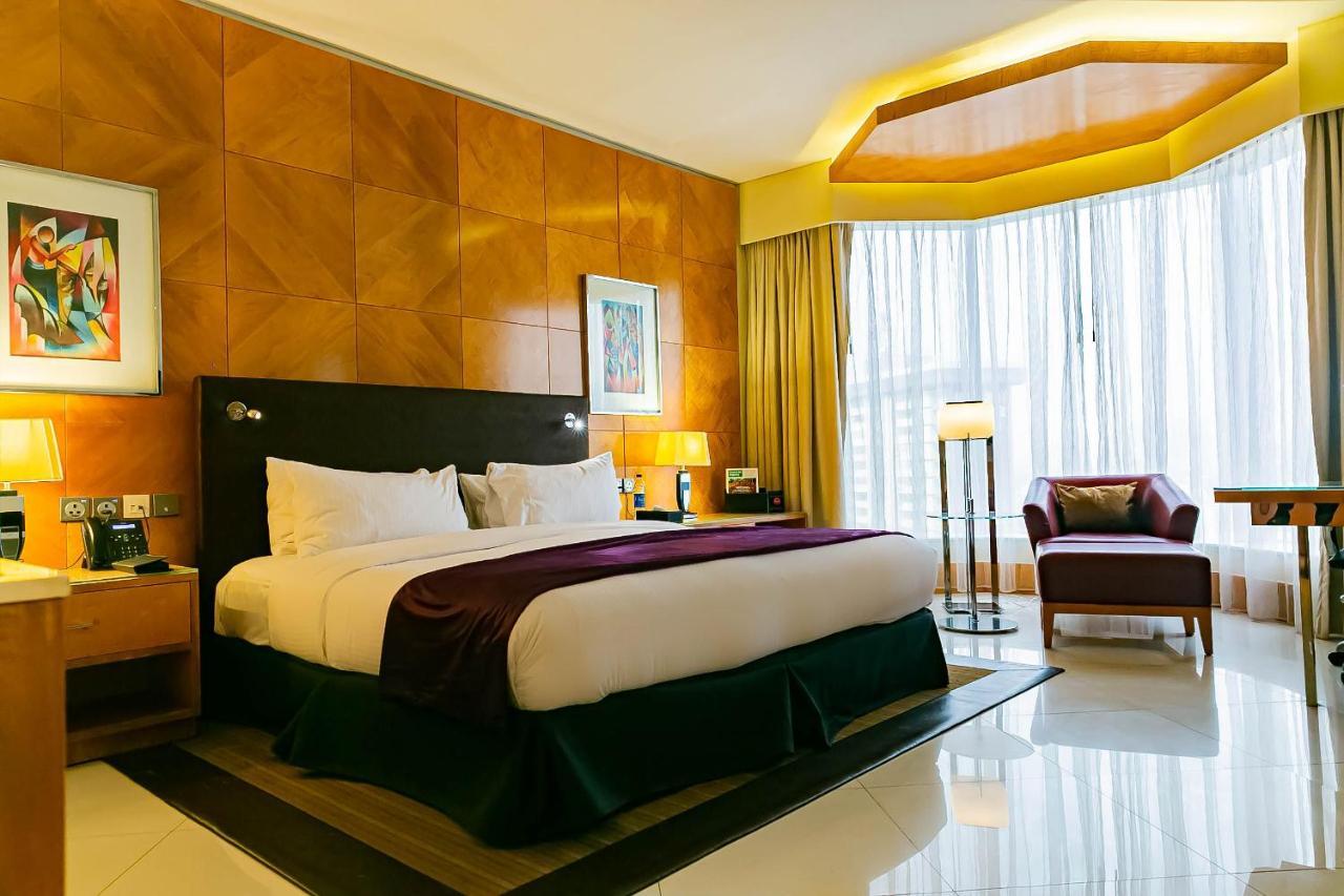 Lagos Continental Hotel Εξωτερικό φωτογραφία A bedroom at the hotel