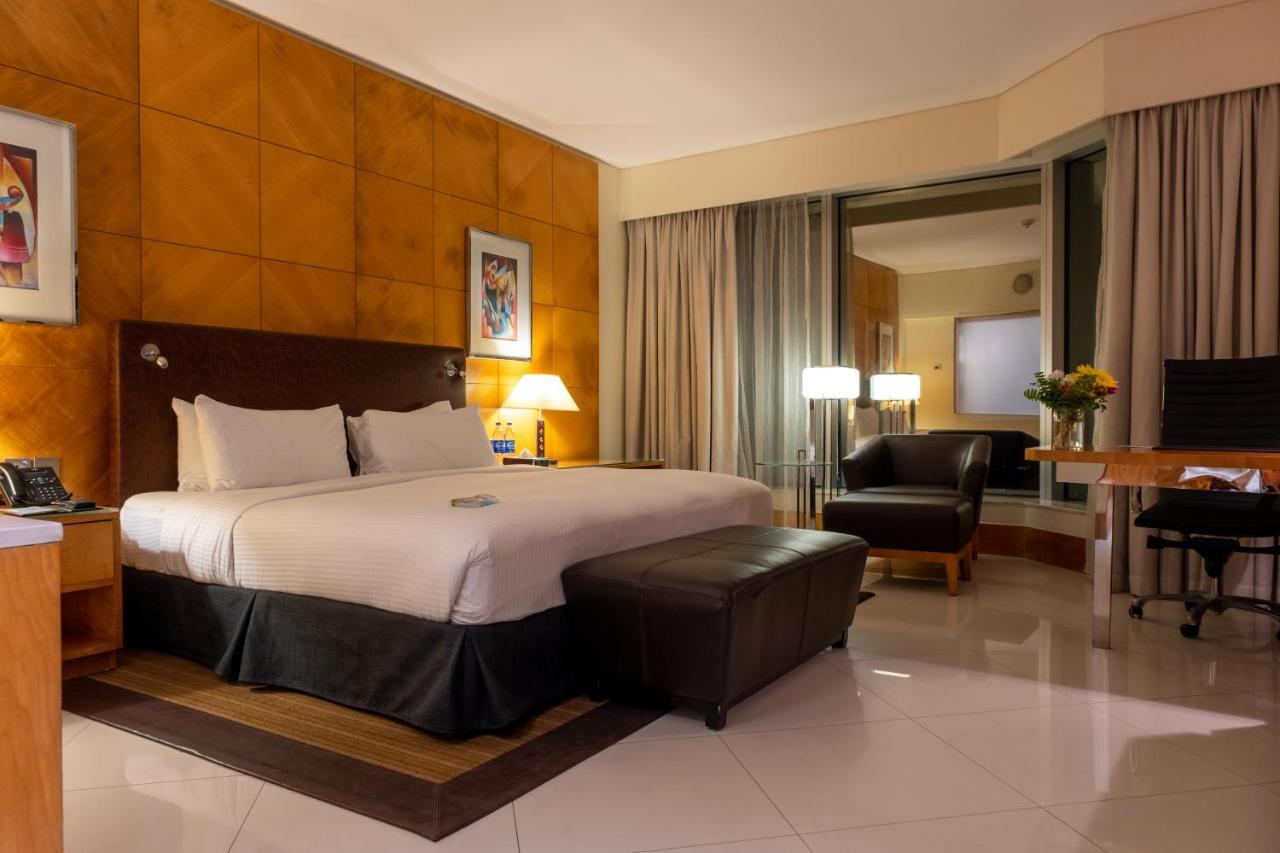 Lagos Continental Hotel Εξωτερικό φωτογραφία A room at the Hilton Abuja
