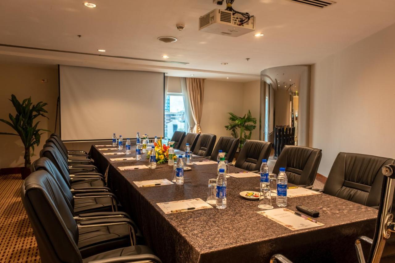 Lagos Continental Hotel Εξωτερικό φωτογραφία Meeting room at the hotel