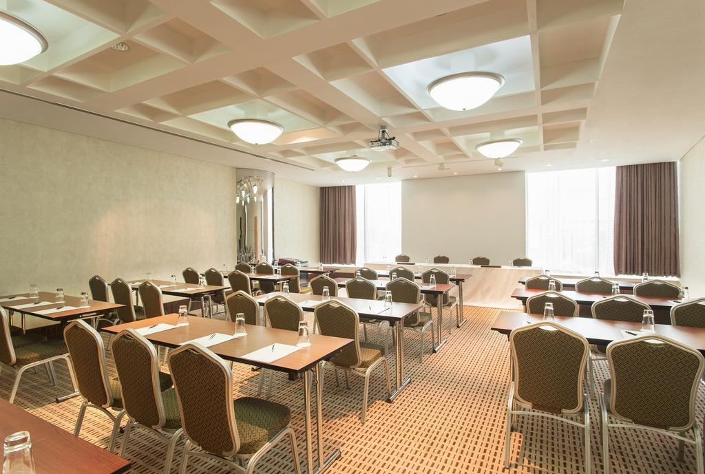 Lagos Continental Hotel Εξωτερικό φωτογραφία Meeting room