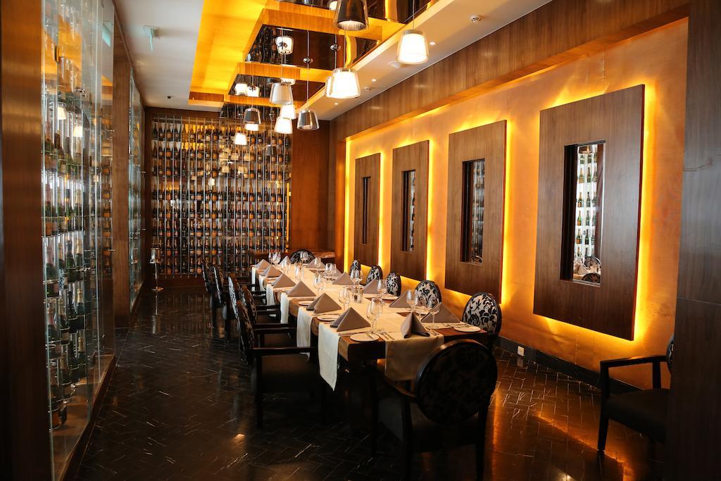 Lagos Continental Hotel Εξωτερικό φωτογραφία The restaurant
