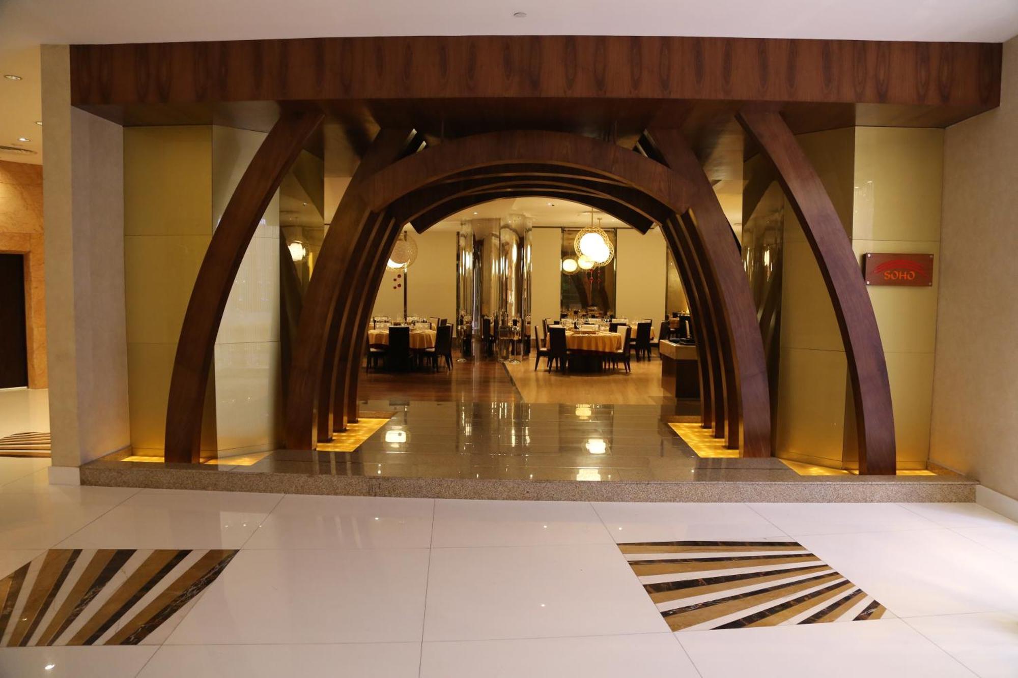 Lagos Continental Hotel Εξωτερικό φωτογραφία The interior of the hotel
